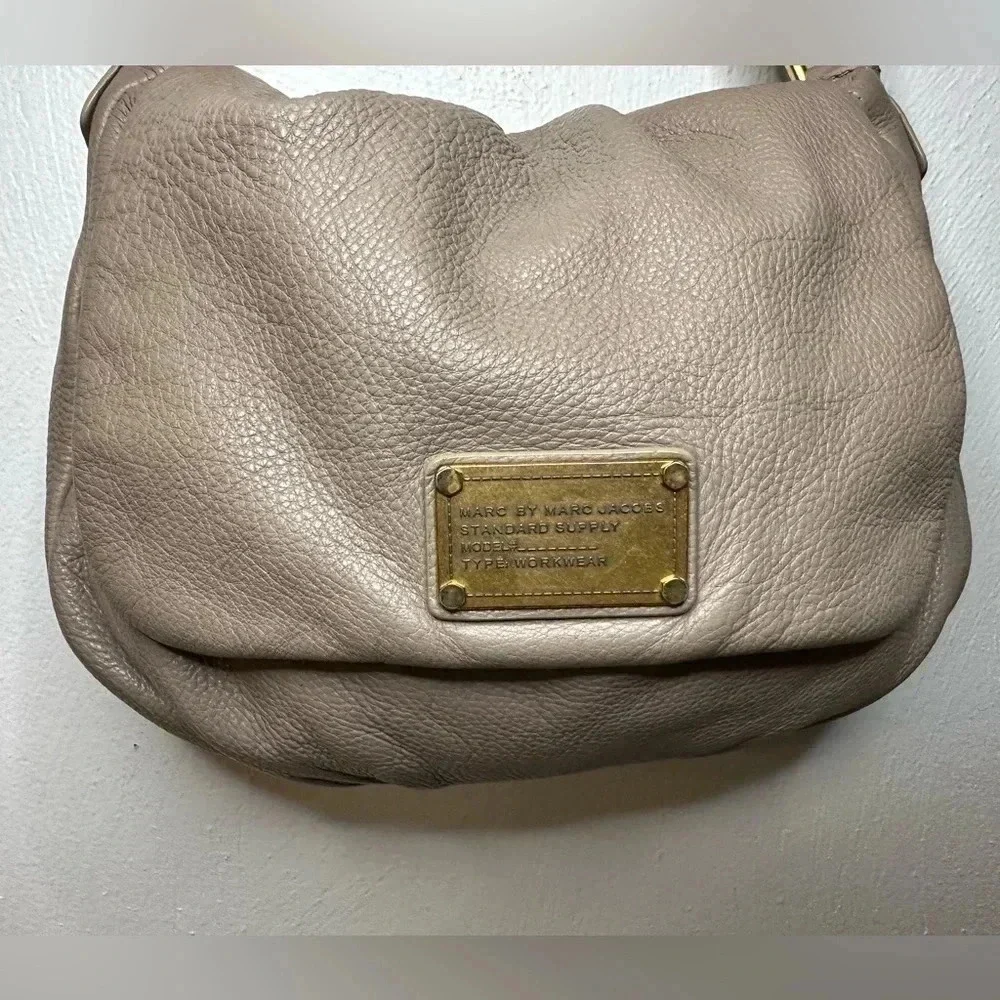 MARC JACOBS LIL UKITA DIRTY MARTINI TAUPE LEATHER CROSSBODY SHOULDER BAG